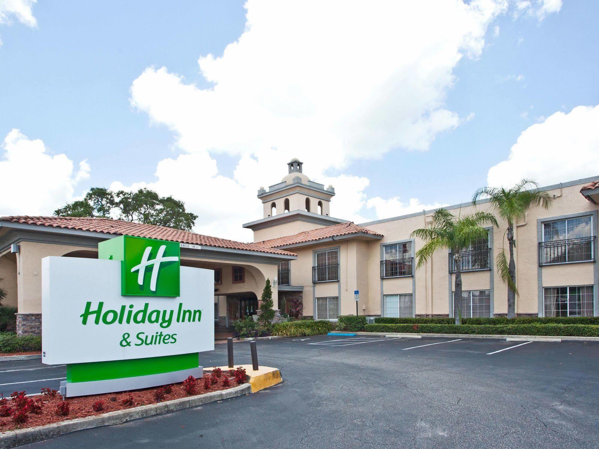 Red Roof Inn Plus & Suites Tampa Exterior photo